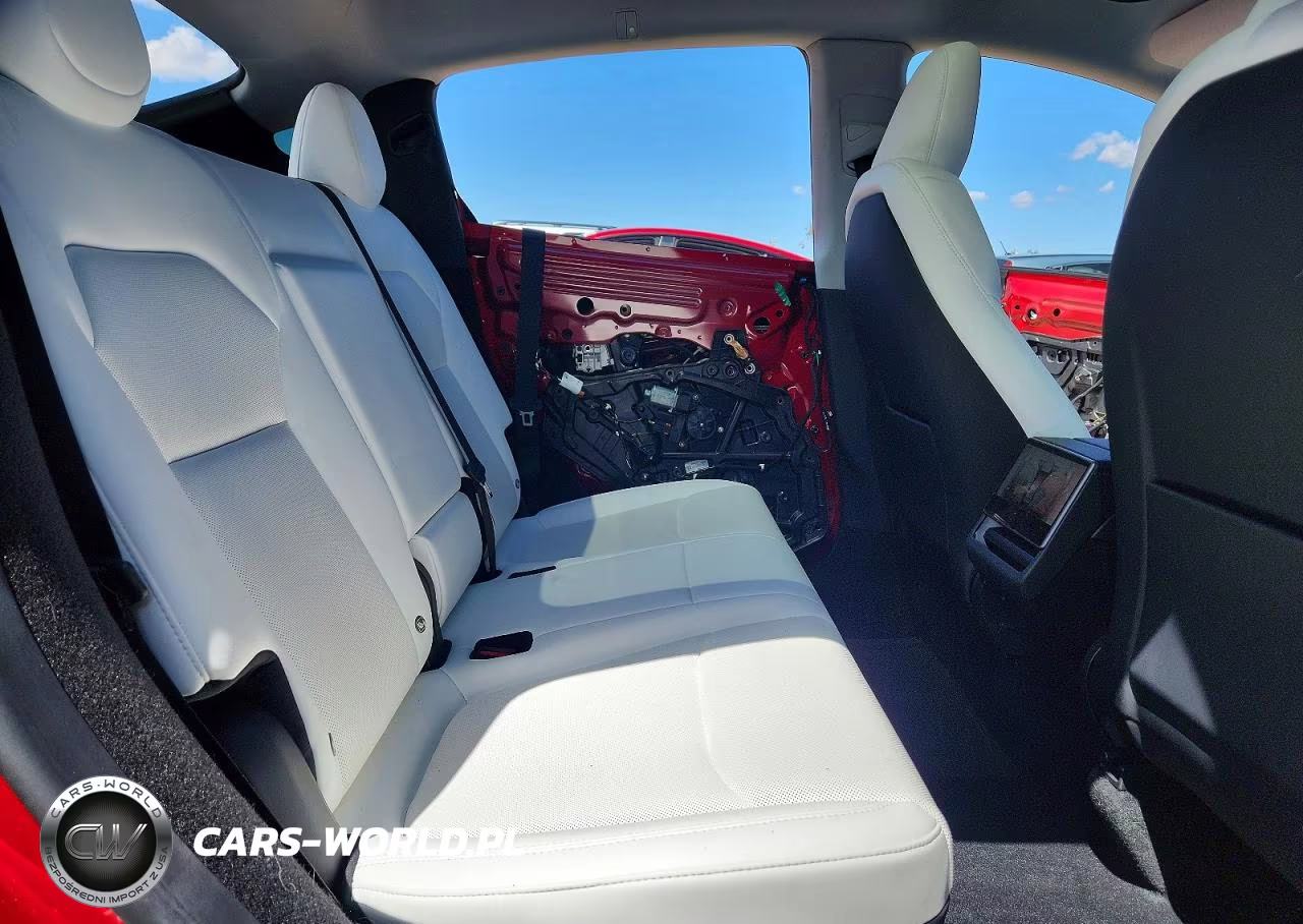 2026 Tesla Model Y VIN:7SAYGDEE3TF390997 - 11