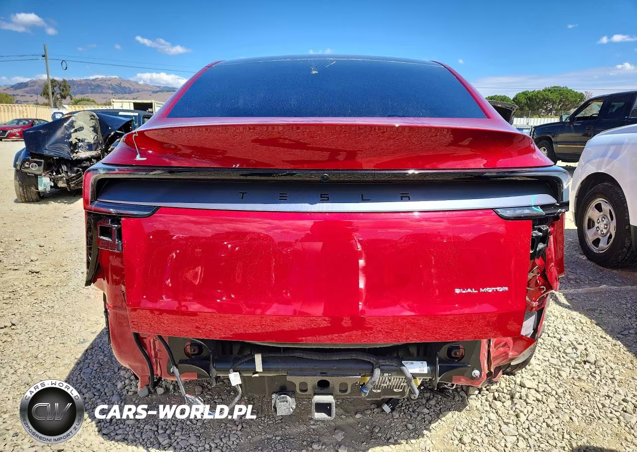 2026 Tesla Model Y VIN:7SAYGDEE3TF390997 - 6