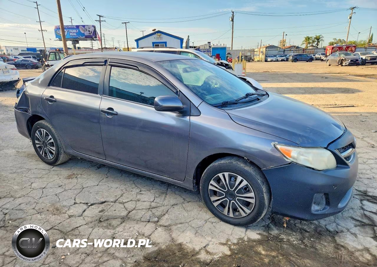 2011 Toyota Corolla Le VIN:2T1BU4EE2BC567912 - 4