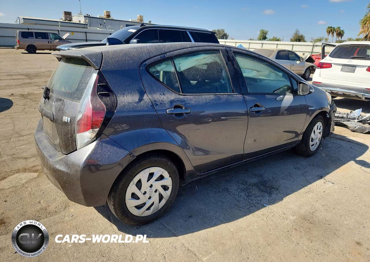 2016 Toyota Prius C Two VIN:JTDKDTB3XG1115361 - 3
