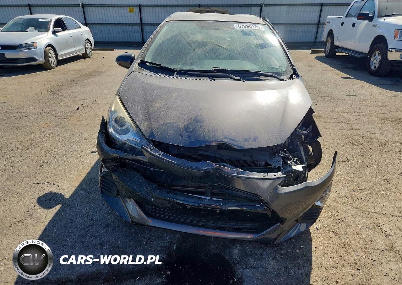 2016 Toyota Prius C Two VIN:JTDKDTB3XG1115361 - 5