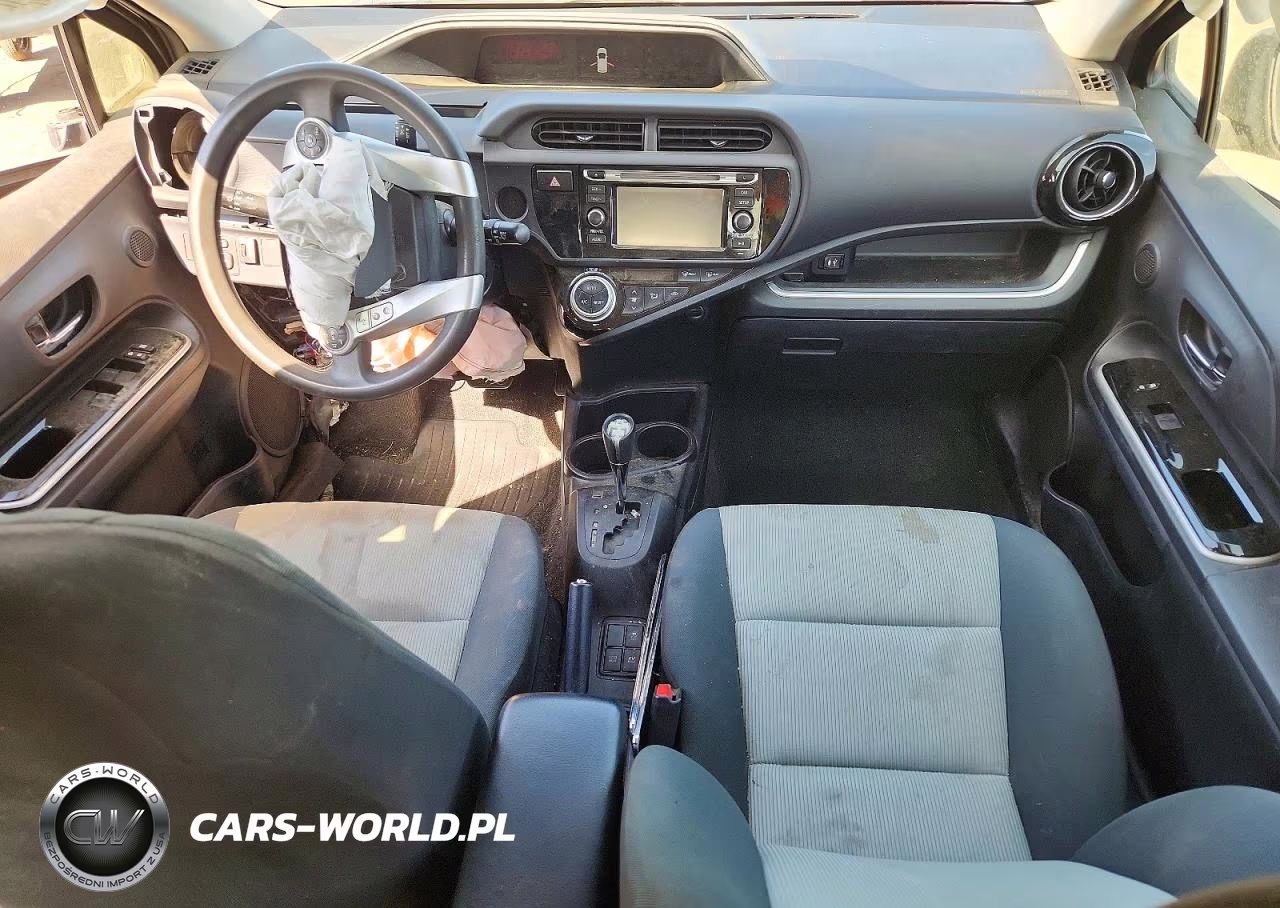 2016 Toyota Prius C Two VIN:JTDKDTB3XG1115361 - 8