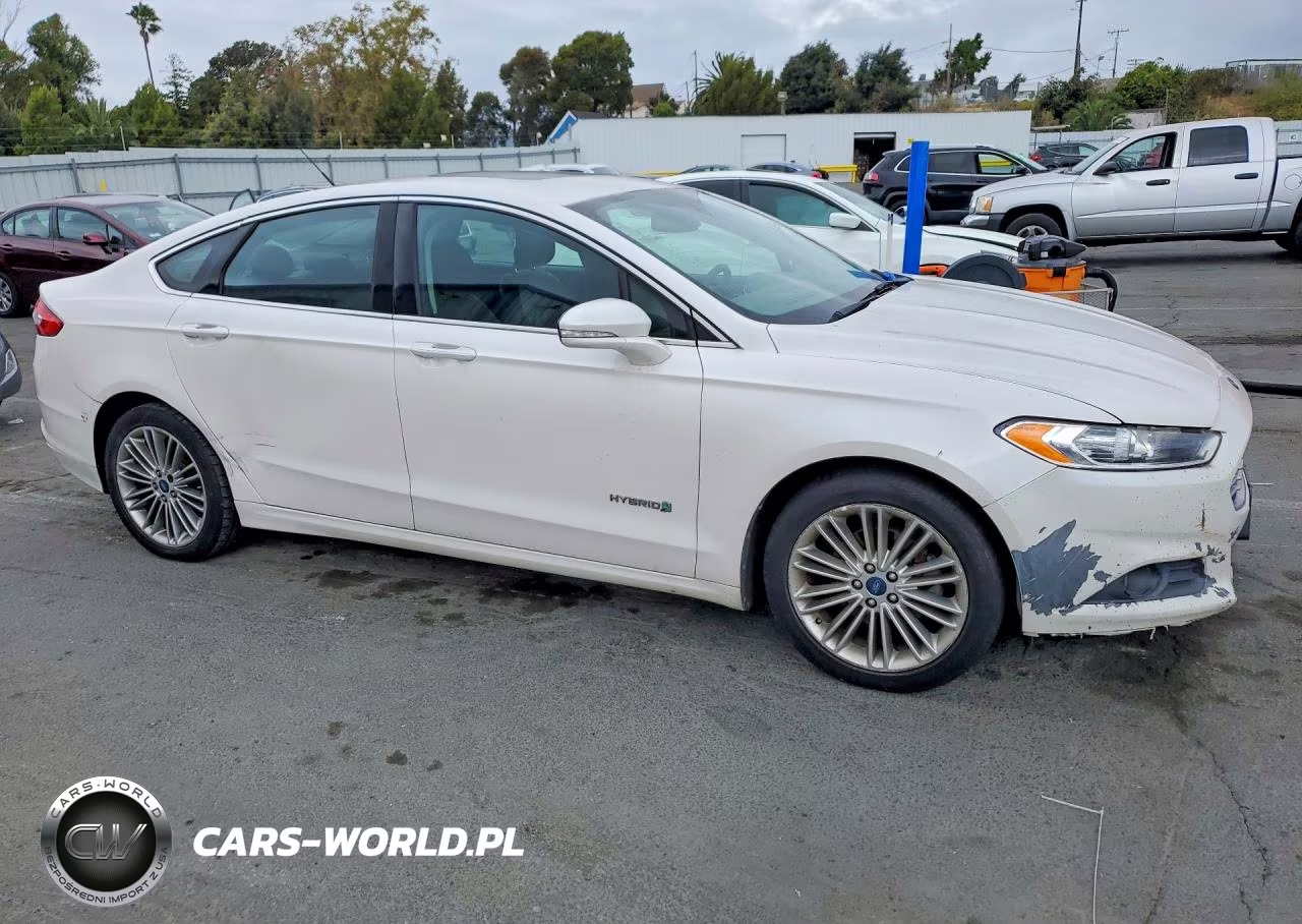 2013 Ford Fusion Se Hybrid VIN:3FA6P0LU4DR193026 - 4