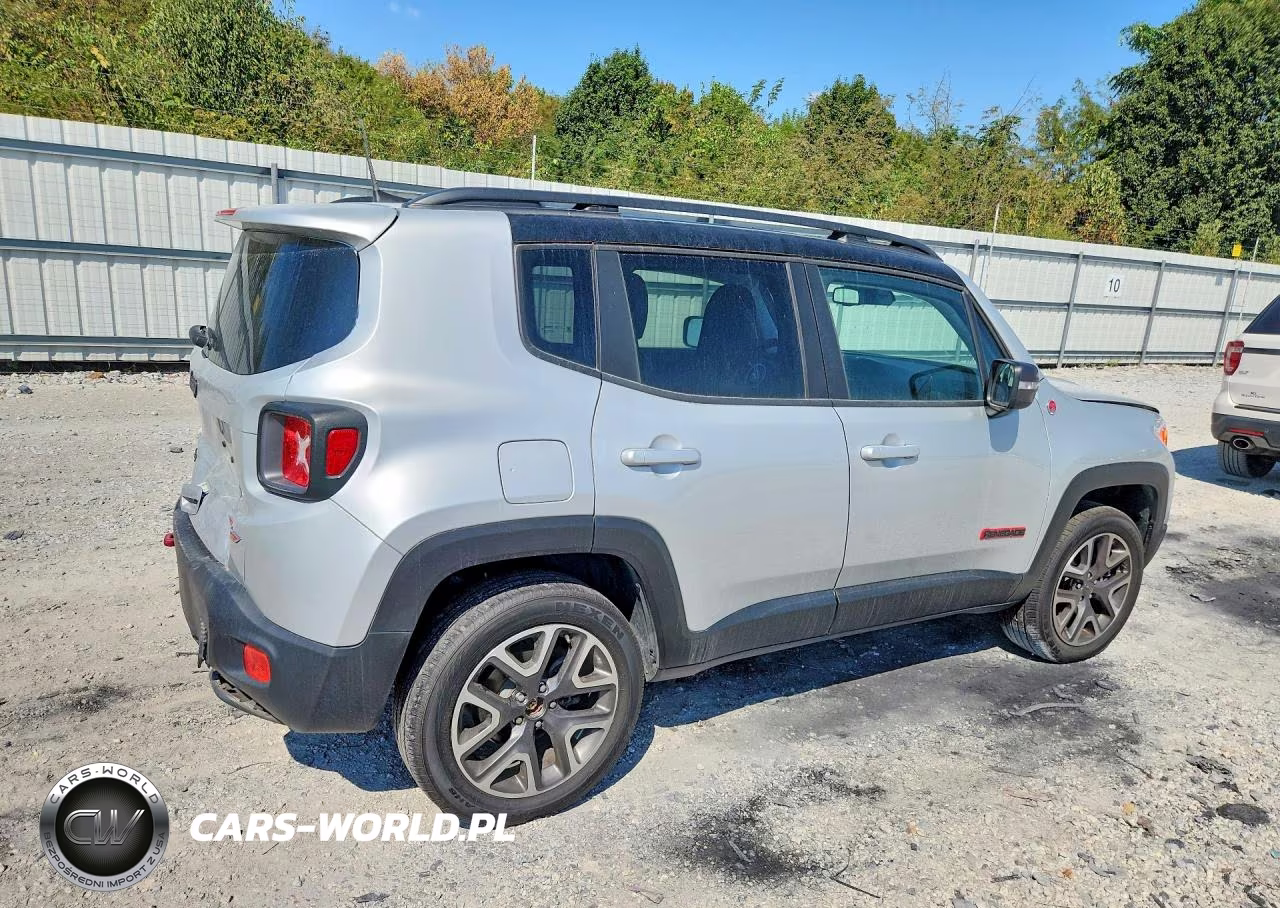 2018 Jeep Renegade Trailhawk VIN:ZACCJBCB7JPH32818 - 3