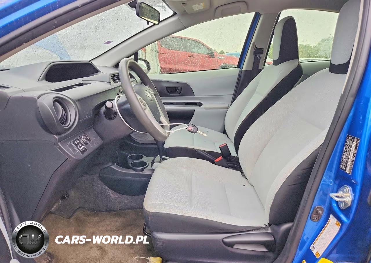 2014 Toyota Prius C One VIN:JTDKDTB38E1075990 - 7