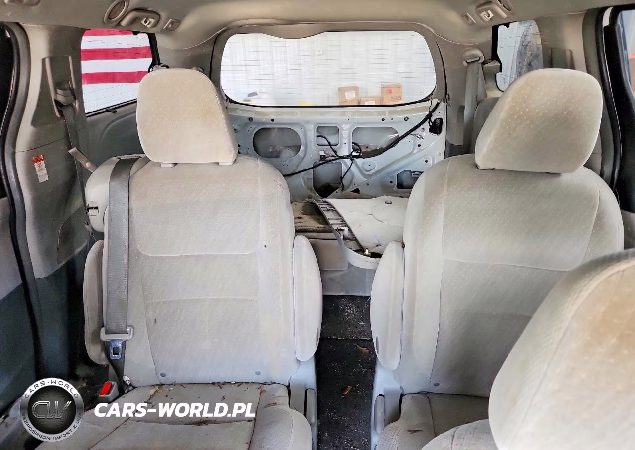 2017 Toyota Sienna Le VIN:5TDKZ3DC8HS825054 - 10