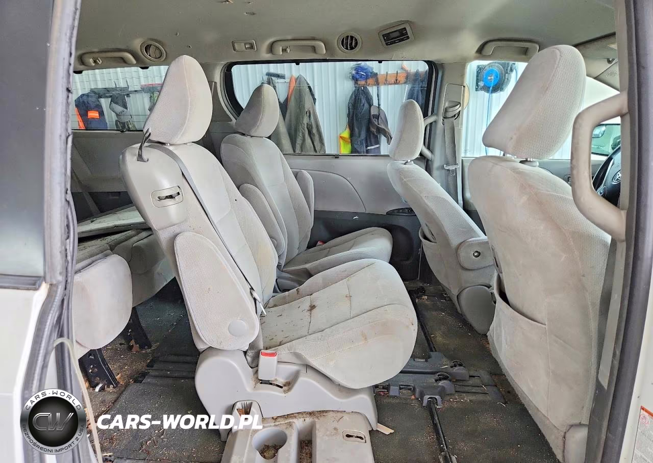 2017 Toyota Sienna Le VIN:5TDKZ3DC8HS825054 - 11