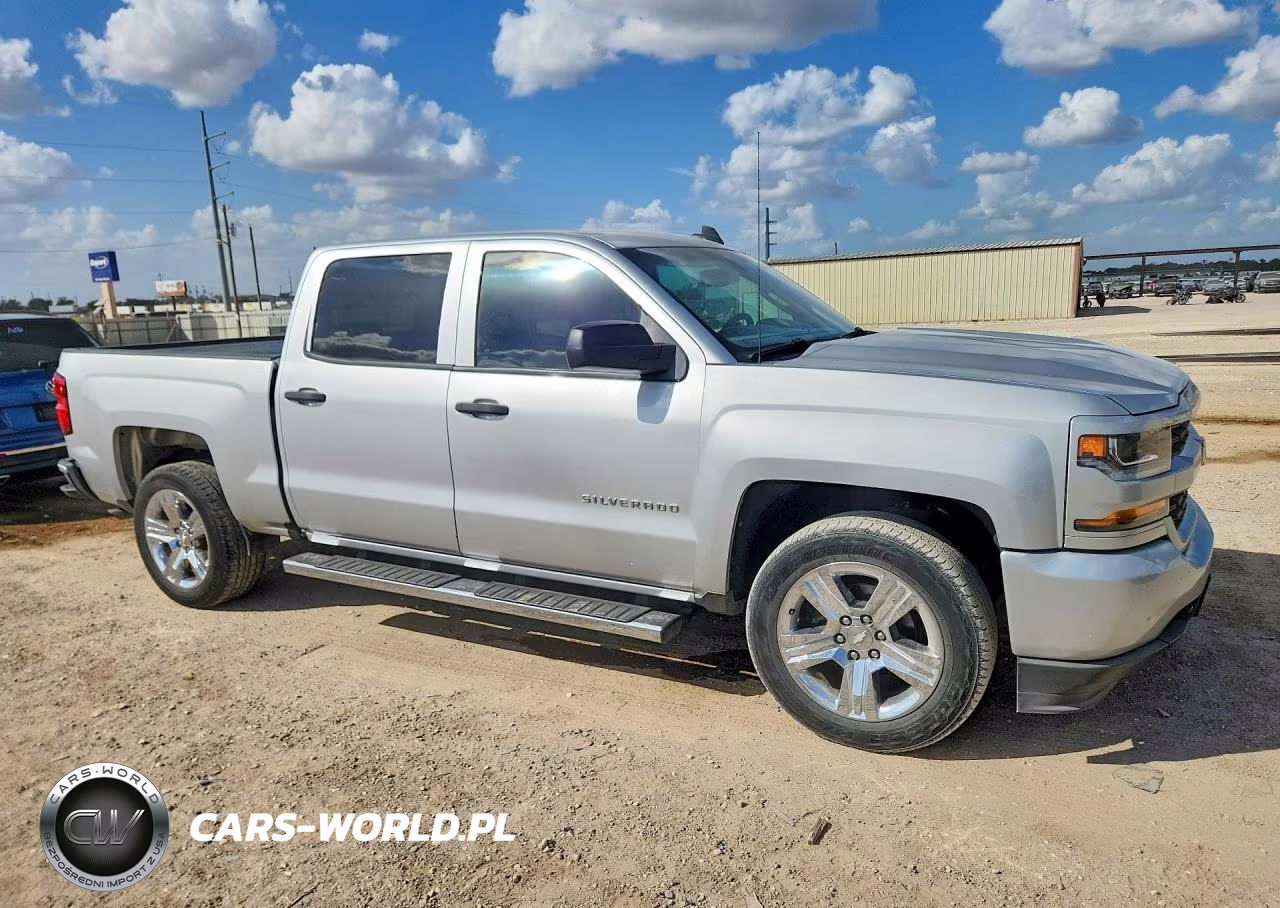 2018 Chevrolet Silverado C1500 Custom VIN:3GCPCPEC7JG158818 - 4