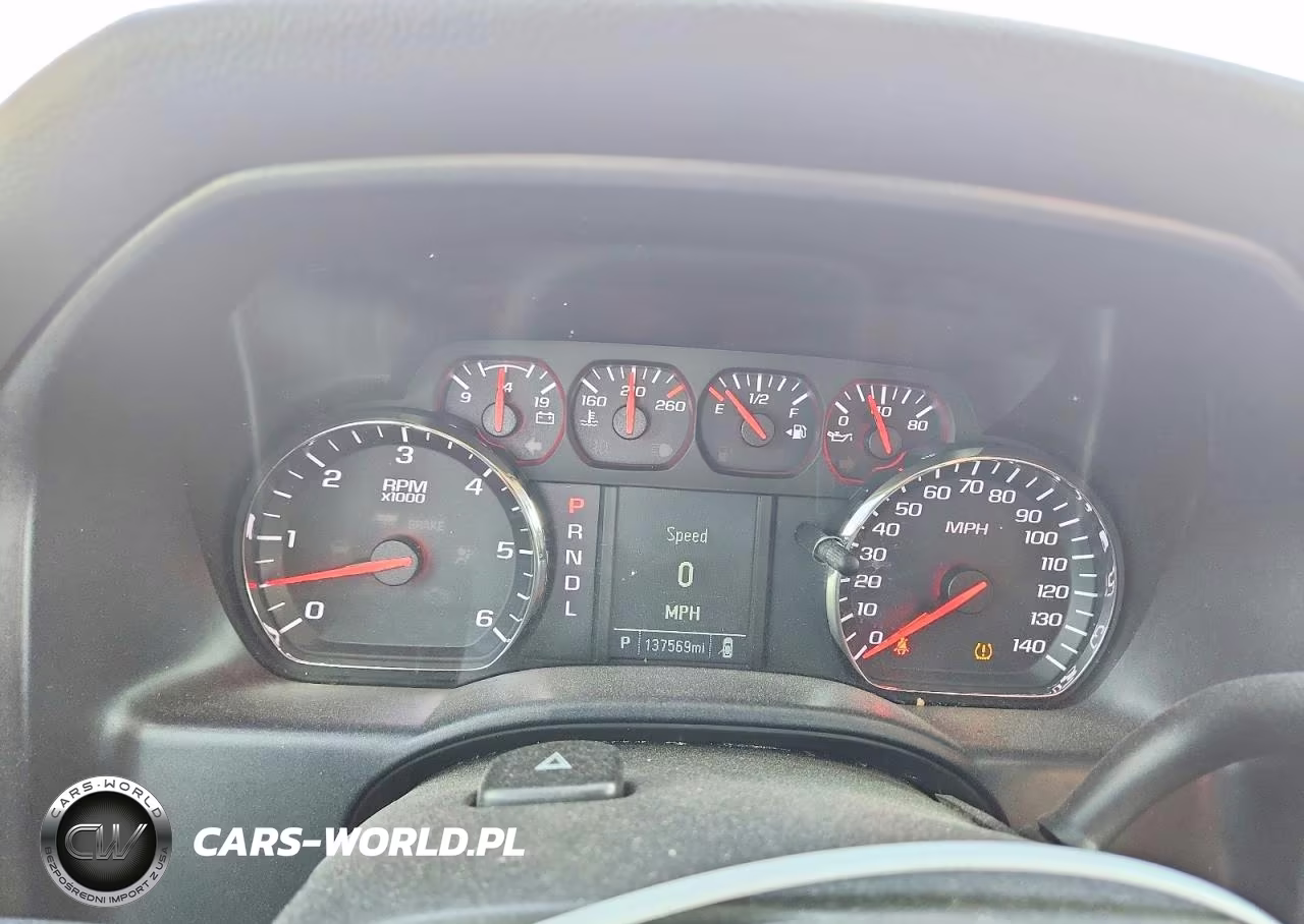 2018 Chevrolet Silverado C1500 Custom VIN:3GCPCPEC7JG158818 - 9