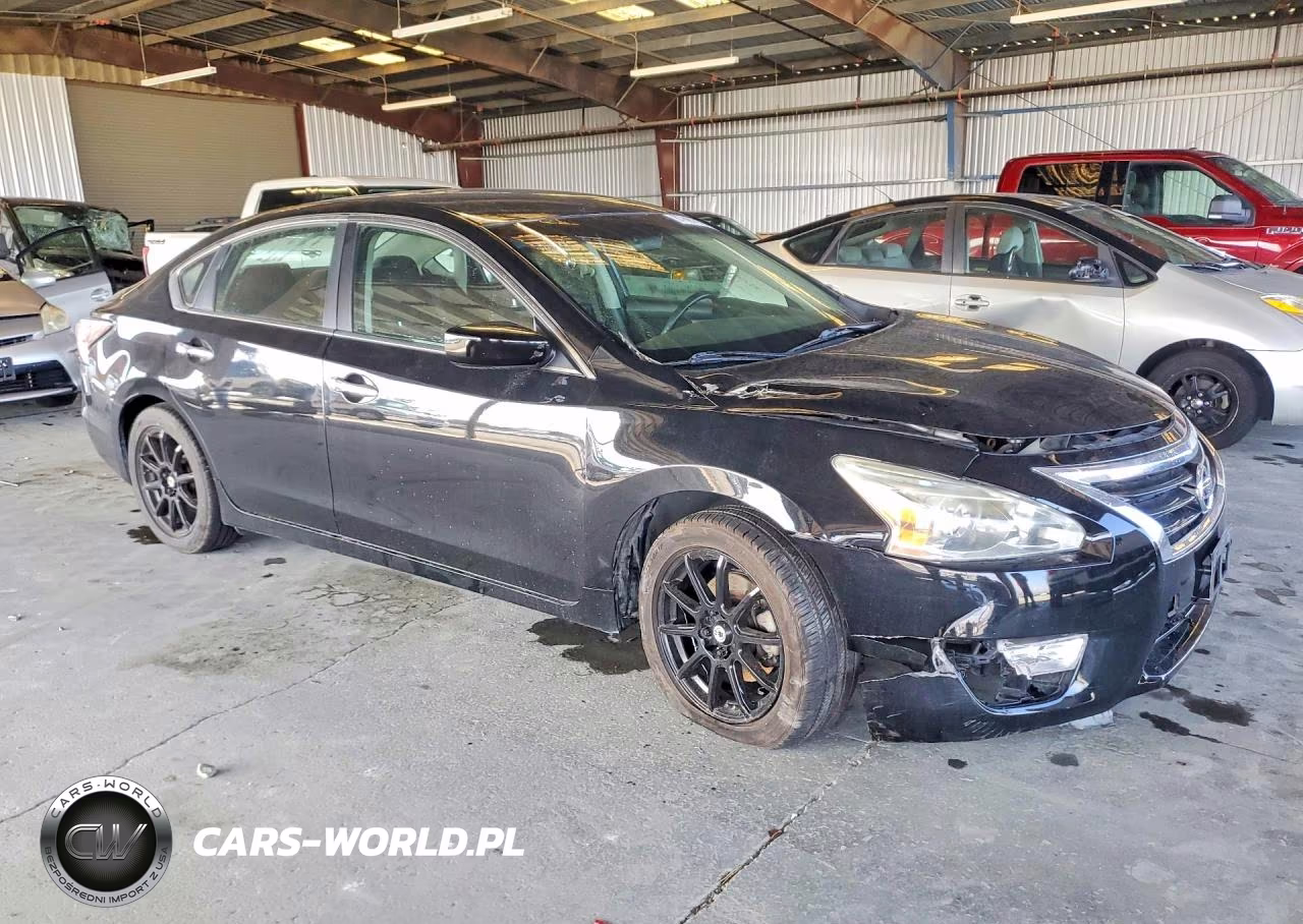 2014 Nissan Altima 2.5 S VIN:1N4AL3AP6EN359037 - 4