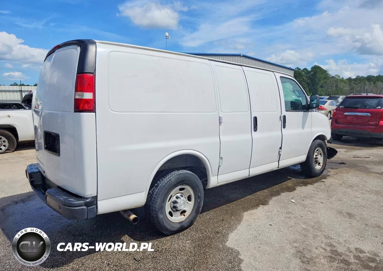 2019 Chevrolet Express G2500 Delivery Van VIN:1GCWGAFP4K1227379 - 3