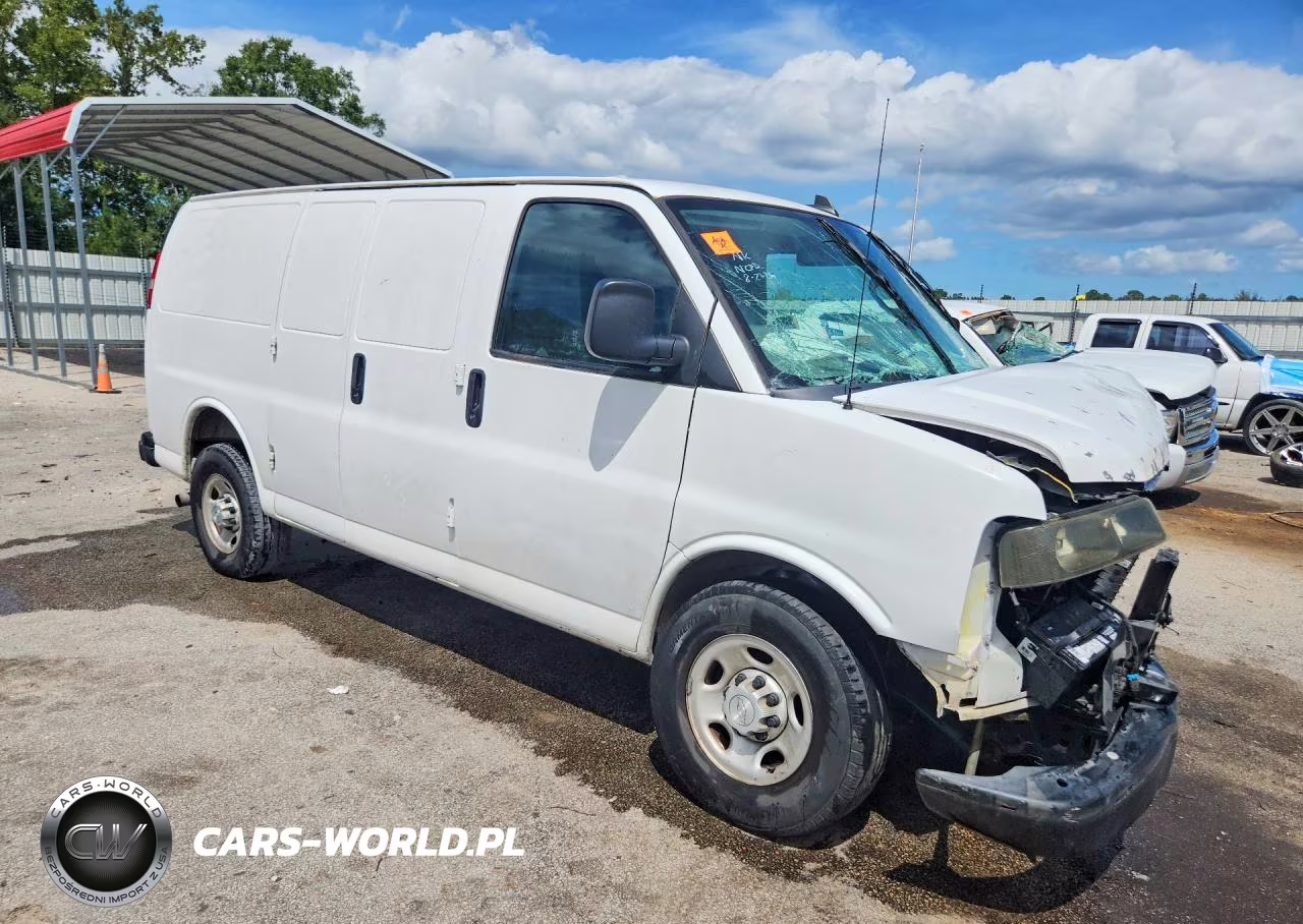 2019 Chevrolet Express G2500 Delivery Van VIN:1GCWGAFP4K1227379 - 4