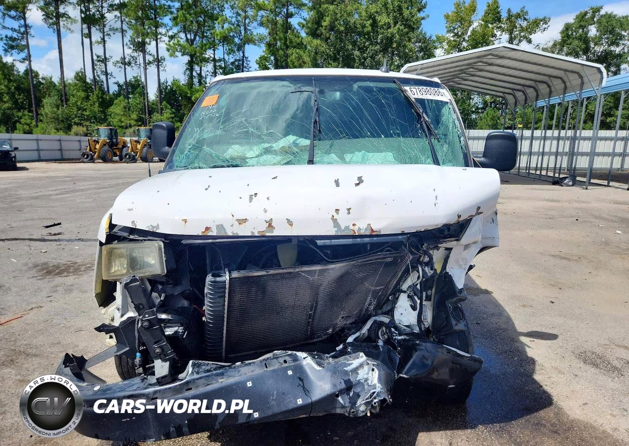 2019 Chevrolet Express G2500 Delivery Van VIN:1GCWGAFP4K1227379 - 5