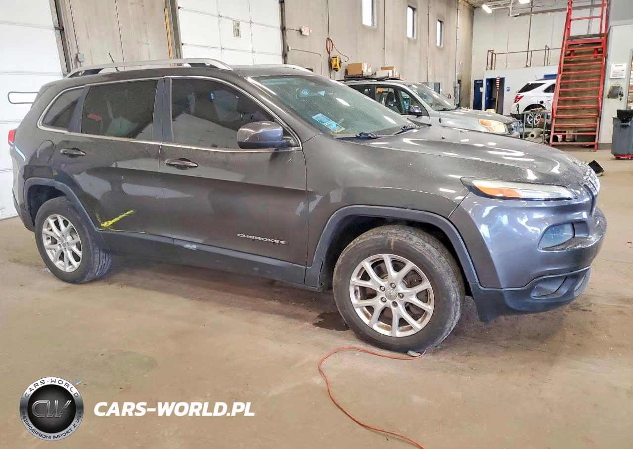 2014 Jeep Cherokee Latitude VIN:1C4PJMCB5EW286996 - 4