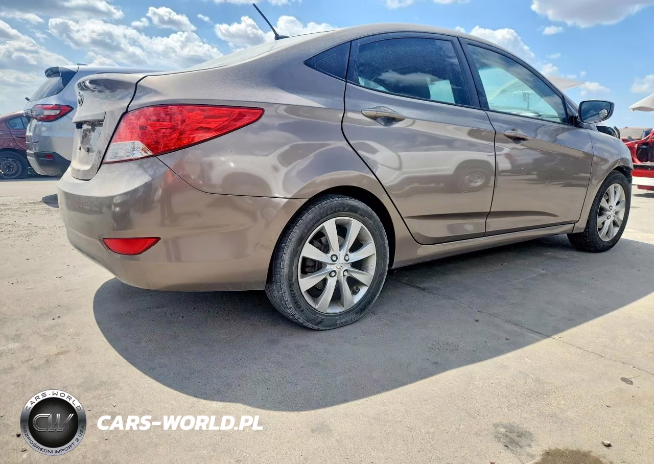 2013 Hyundai Accent Gls VIN:KMHCU4AE6DU455478 - 3