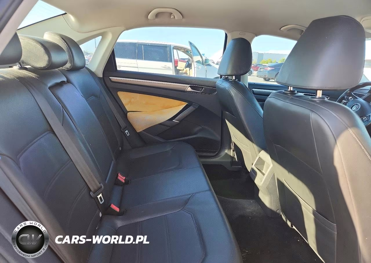 2018 Volkswagen Passat S VIN:1VWAA7A37JC001761 - 10