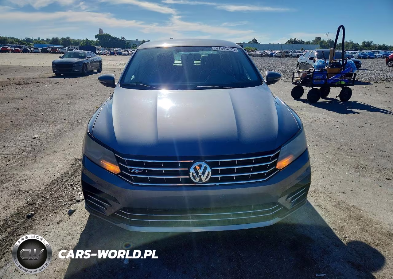 2018 Volkswagen Passat S VIN:1VWAA7A37JC001761 - 5