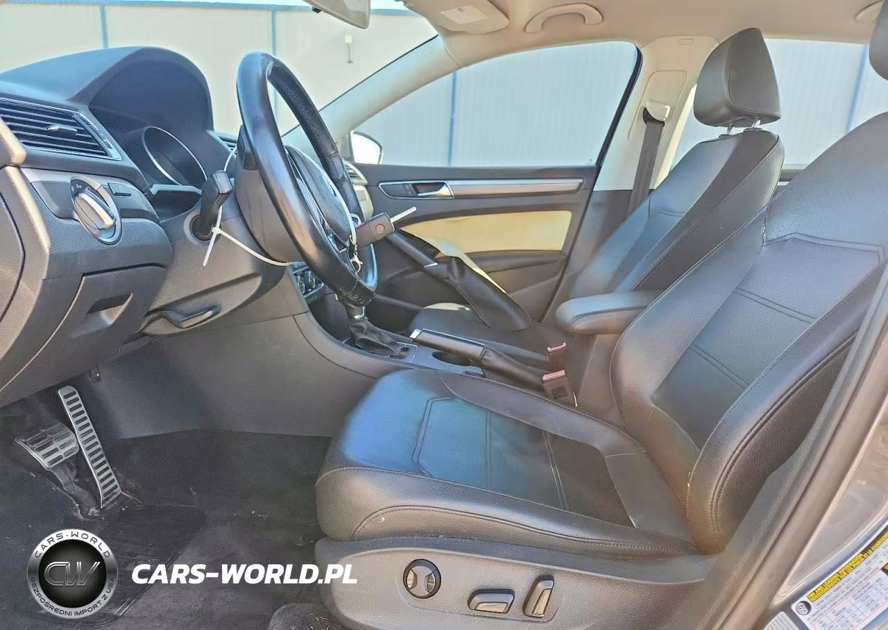 2018 Volkswagen Passat S VIN:1VWAA7A37JC001761 - 7