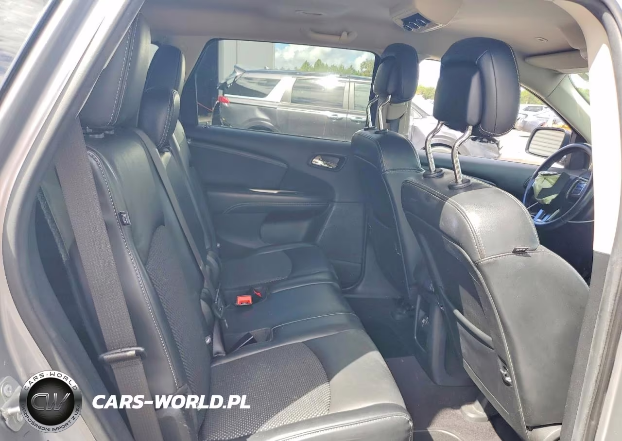 2019 Dodge Journey Crossroad VIN:3C4PDCGG9KT680431 - 11