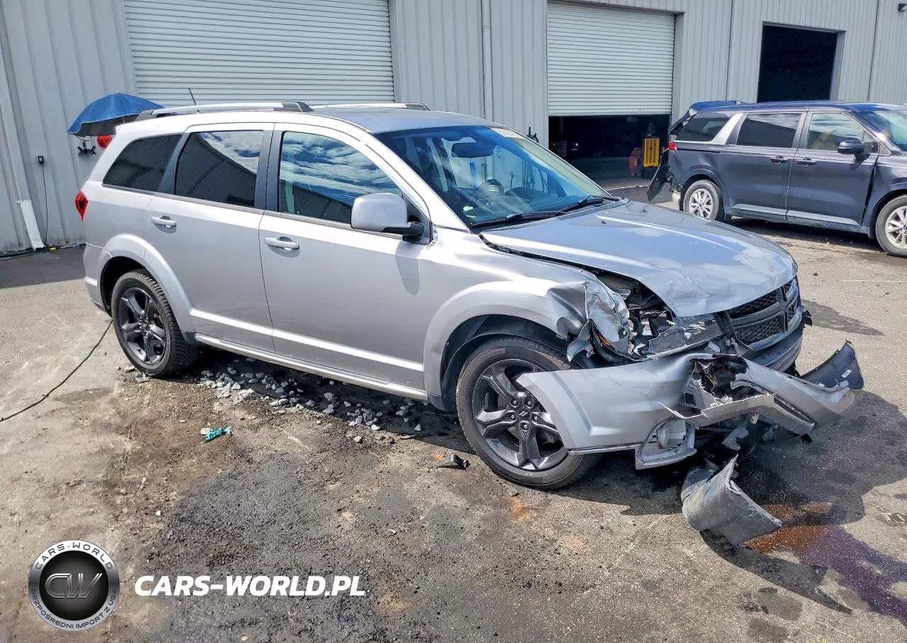 2019 Dodge Journey Crossroad VIN:3C4PDCGG9KT680431 - 4