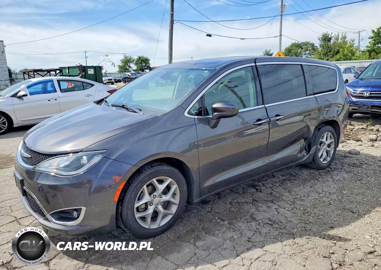 2019 Chrysler Pacifica Touring Plus – zdjęcie 1 z 13