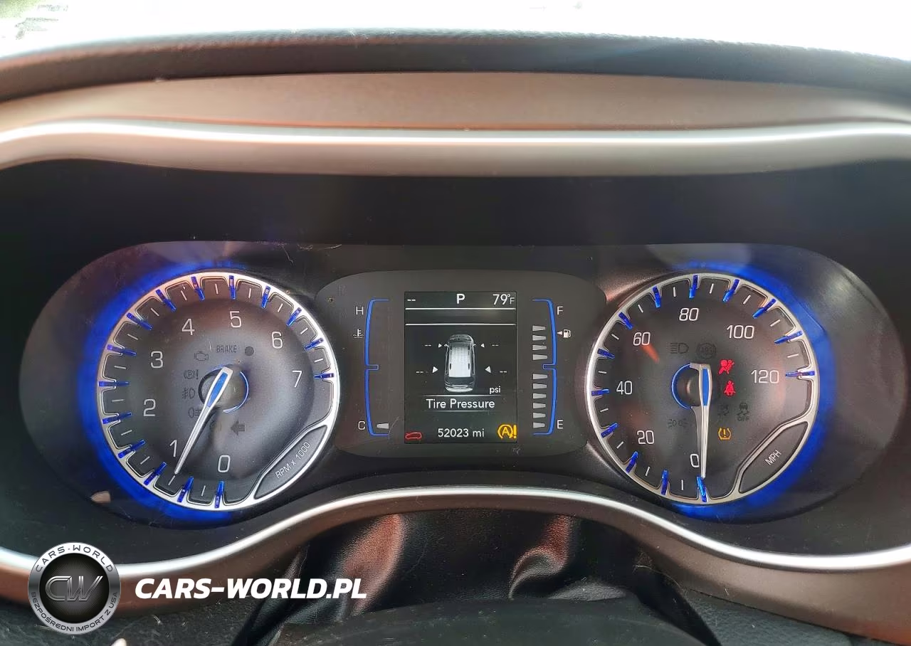 2019 Chrysler Pacifica Touring Plus VIN:2C4RC1FG3KR667498 - 9