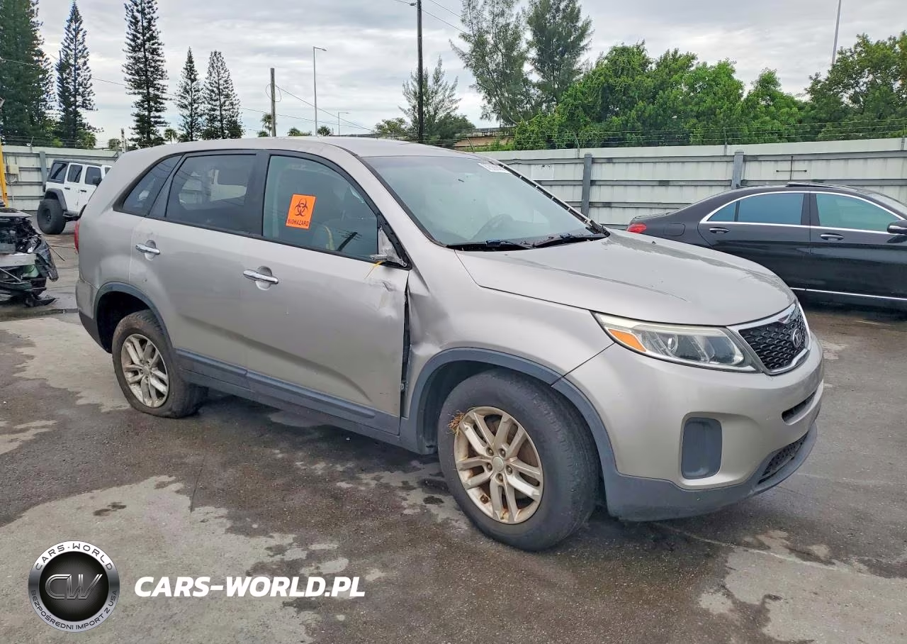 2014 Kia Sorento Lx VIN:5XYKT3A67EG529600 - 4