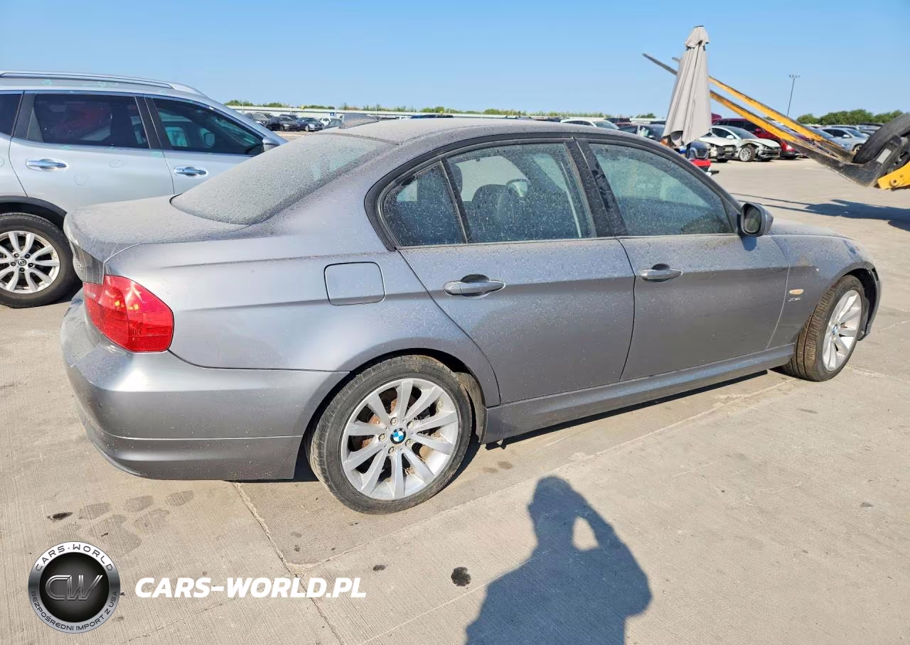 2011 BMW 328I XDRIVE VIN:WBAPK5C52BF123454 - 3