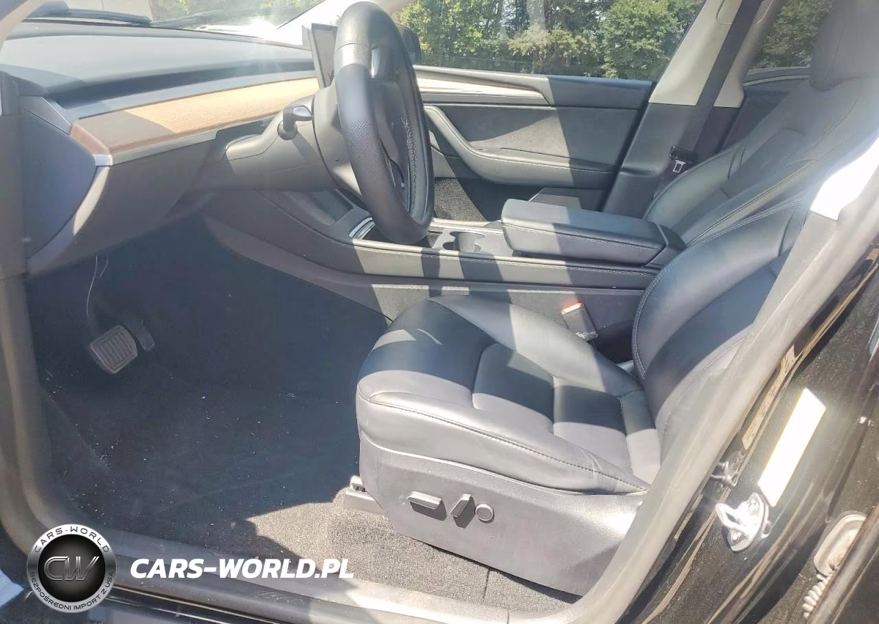 2023 Tesla Model Y VIN:7SAYGDEEXPF870069 - 7