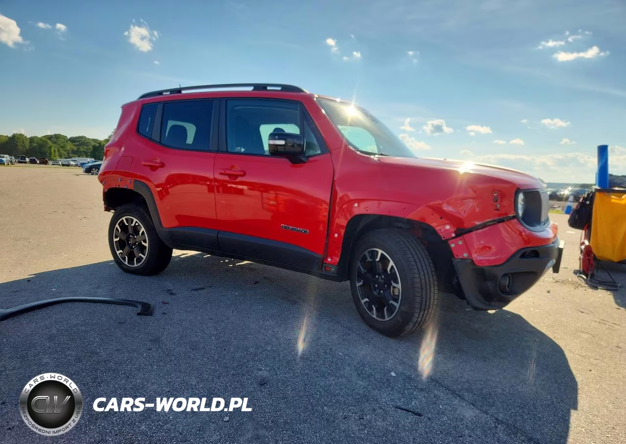 2023 Jeep Renegade Latitude VIN:ZACNJDB19PPP72336 - 4