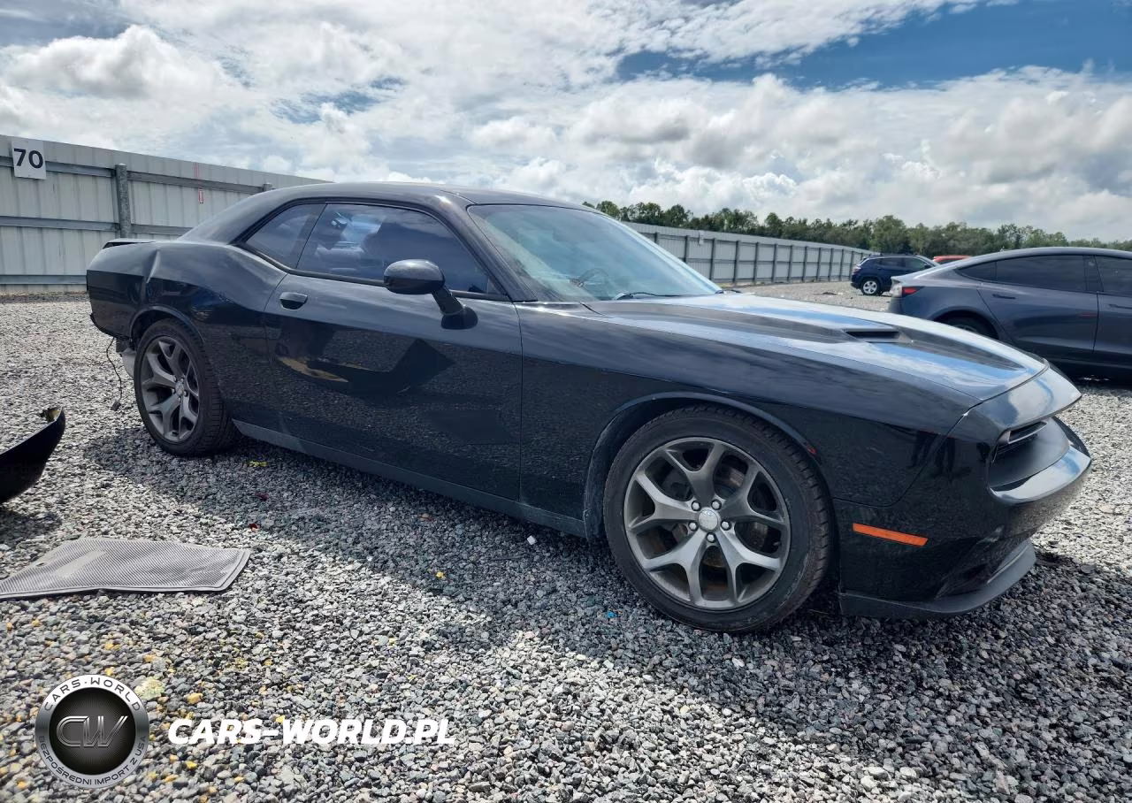 2015 Dodge Challenger Sxt Plus VIN:2C3CDZBG2FH775330 - 4