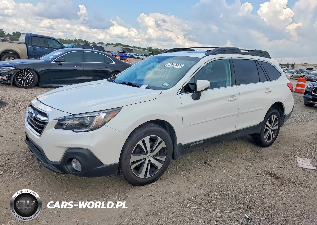 2018 Subaru Outback 2.5I Limited VIN:4S4BSANC7J3352600 - 1