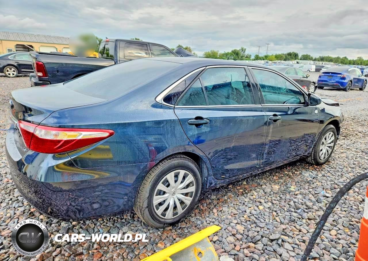 2016 Toyota Camry Le VIN:4T1BF1FK3GU251972 - 3