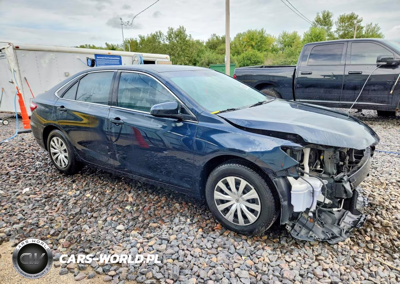 2016 Toyota Camry Le VIN:4T1BF1FK3GU251972 - 4