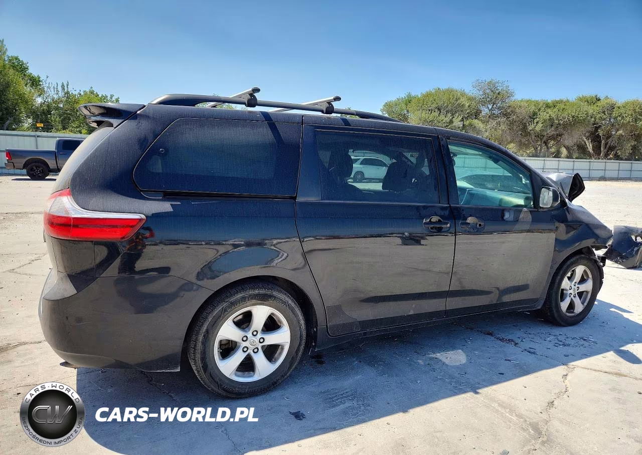 2015 Toyota Sienna Le VIN:5TDKK3DC1FS563217 - 3
