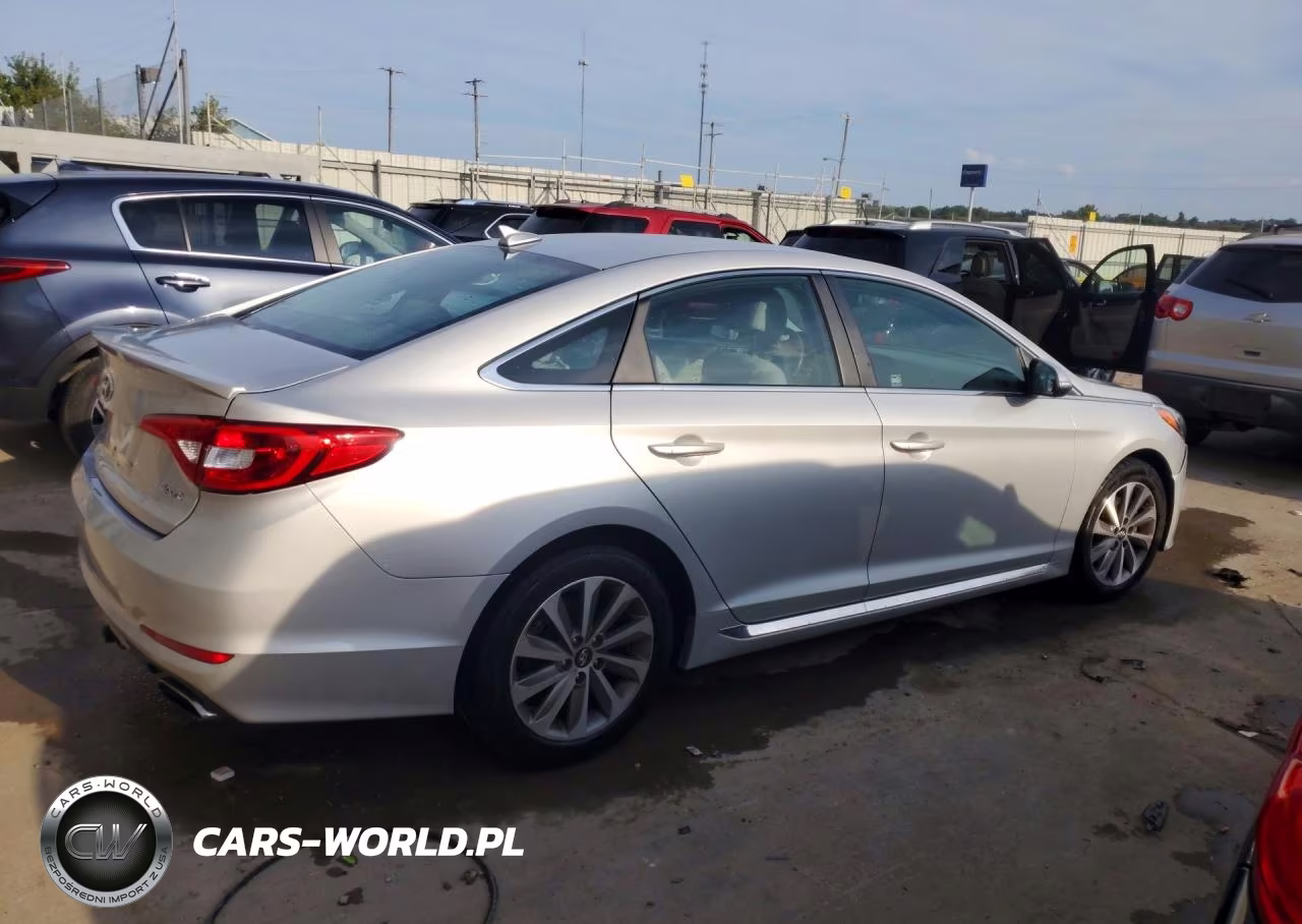 2015 Hyundai Sonata Sport VIN:5NPE34AF5FH021770 - 3