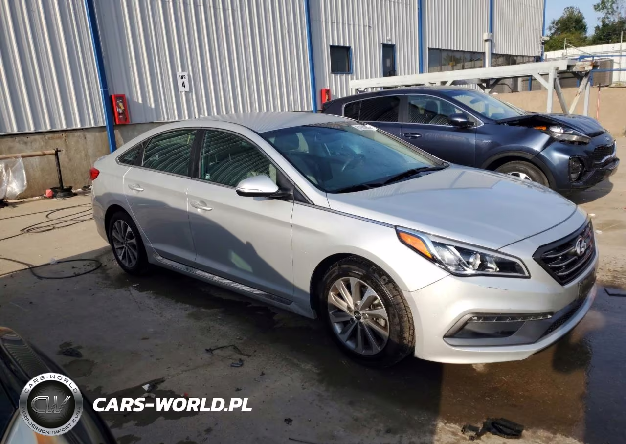 2015 Hyundai Sonata Sport VIN:5NPE34AF5FH021770 - 4