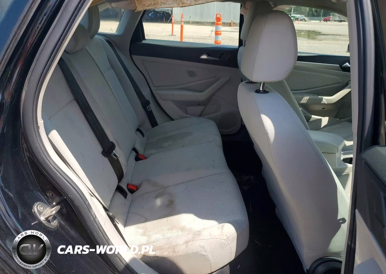2019 Volkswagen Jetta S VIN:3VWC57BU8KM198704 - 10