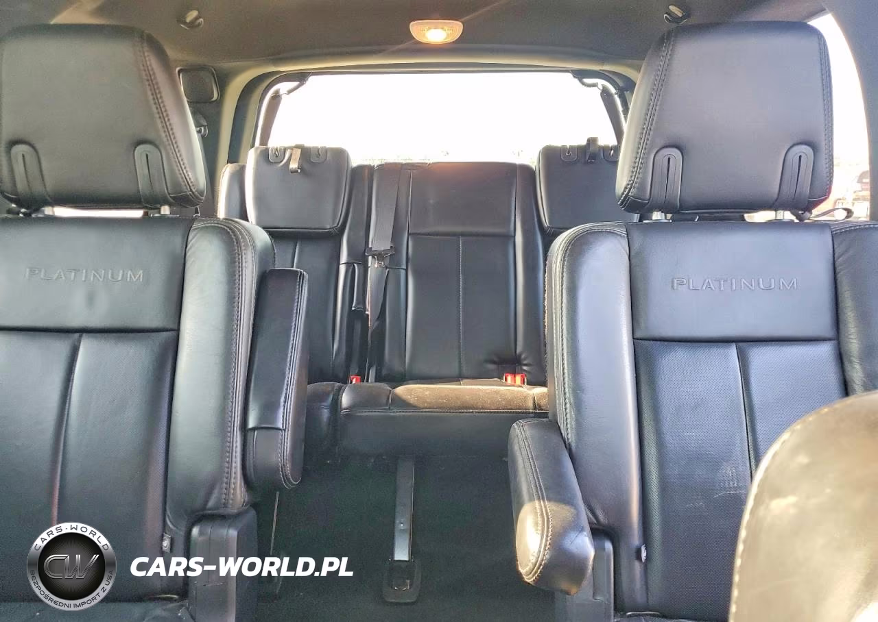 2016 Ford Expedition Platinum VIN:1FMJU1MT1GEF50903 - 10