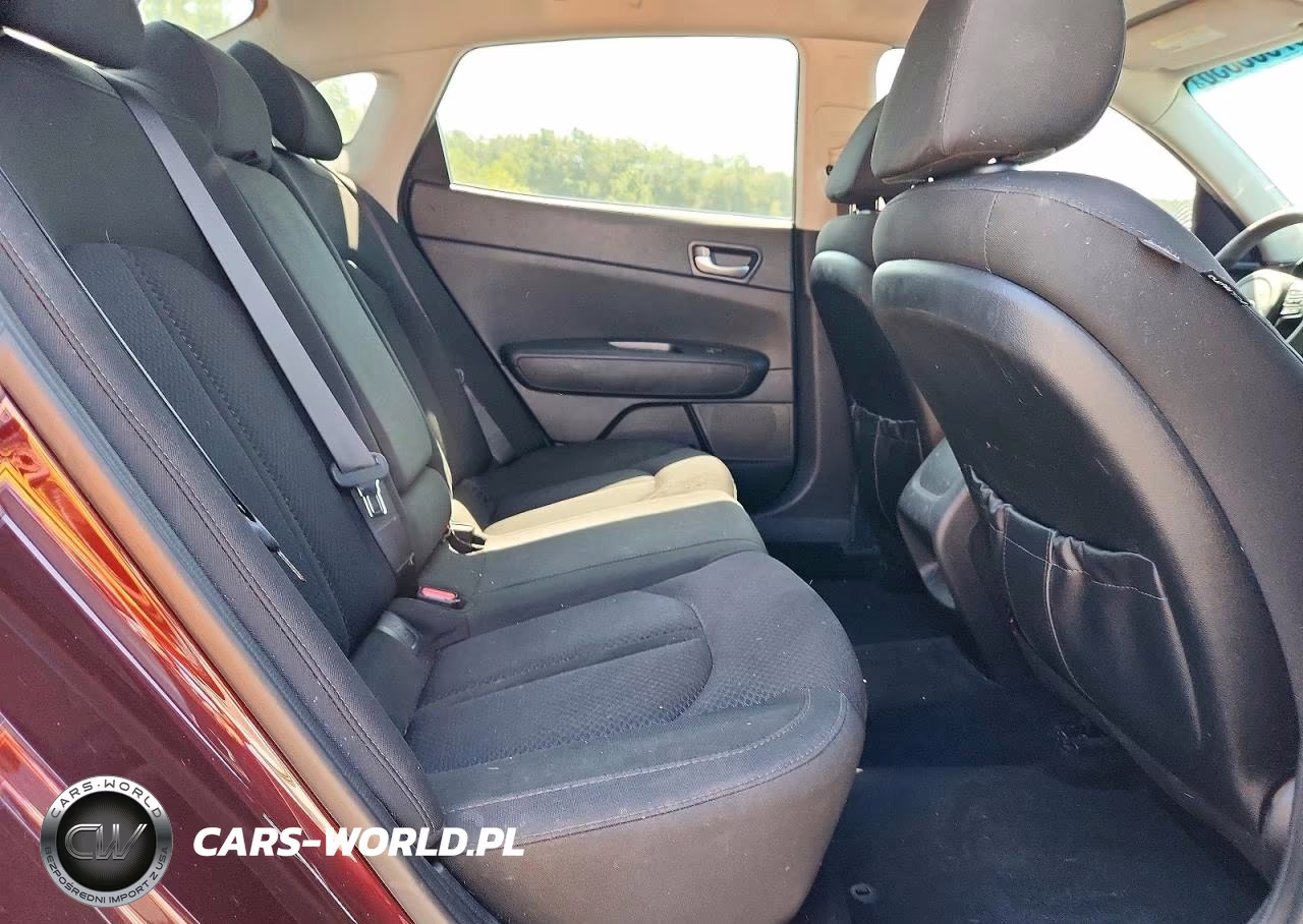 2018 Kia Optima Lx VIN:5XXGT4L38JG262724 - 10