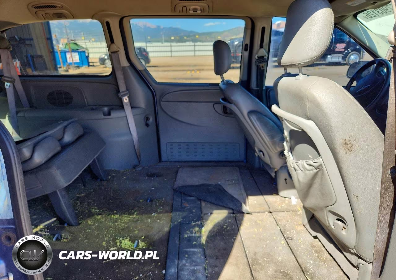 2007 Chrysler Town & Country Touring VIN:2A4GP54L67R360881 - 10