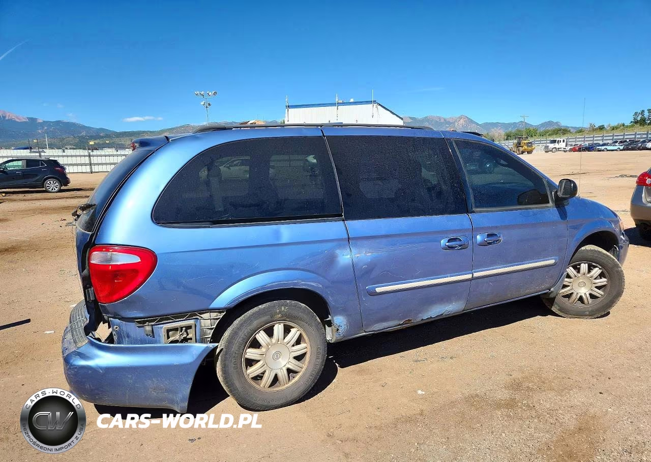 2007 Chrysler Town & Country Touring VIN:2A4GP54L67R360881 - 3