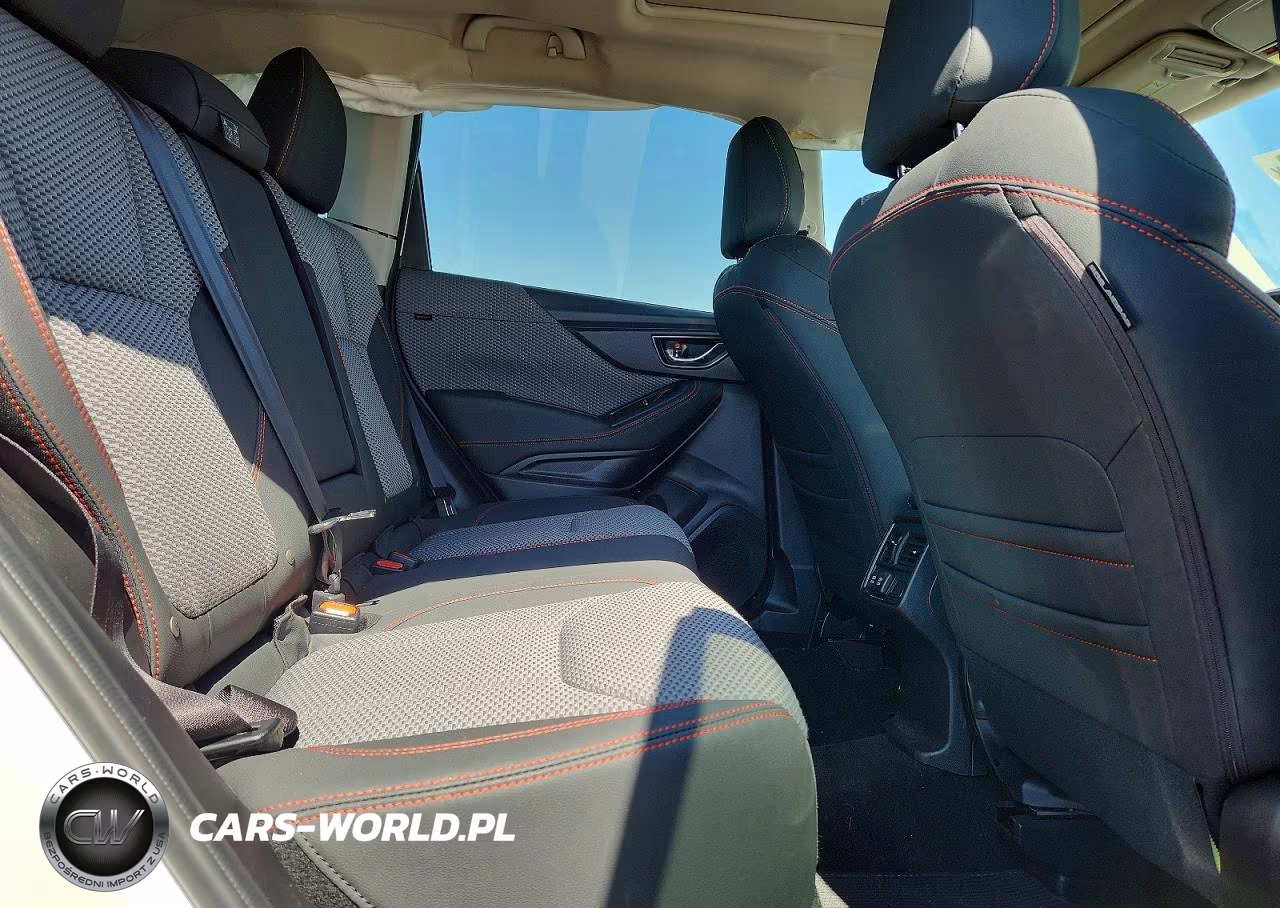 2024 Subaru Forester Sport VIN:JF2SKAGC4RH446919 - 11