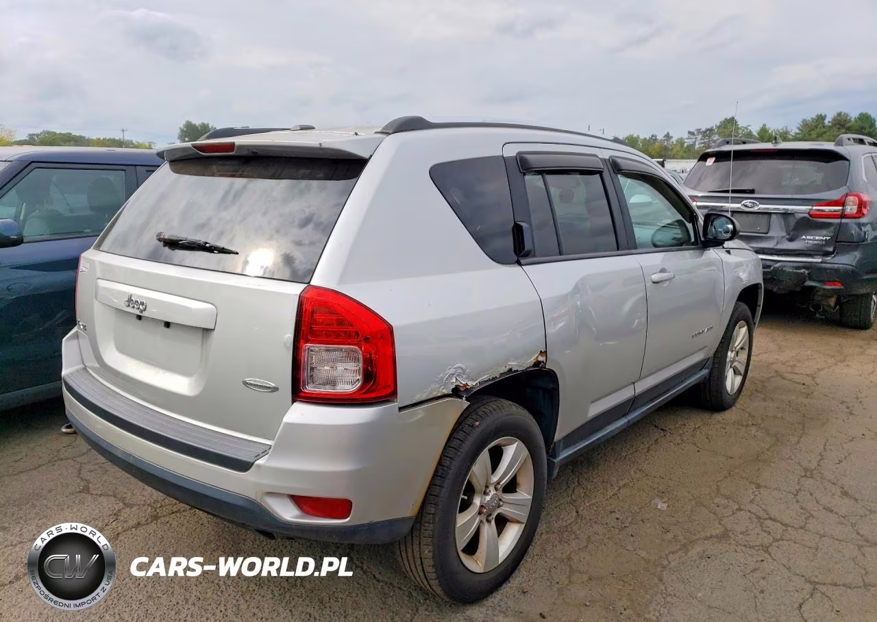 2012 Jeep Compass Latitude VIN:1C4NJDEB8CD621746 - 3