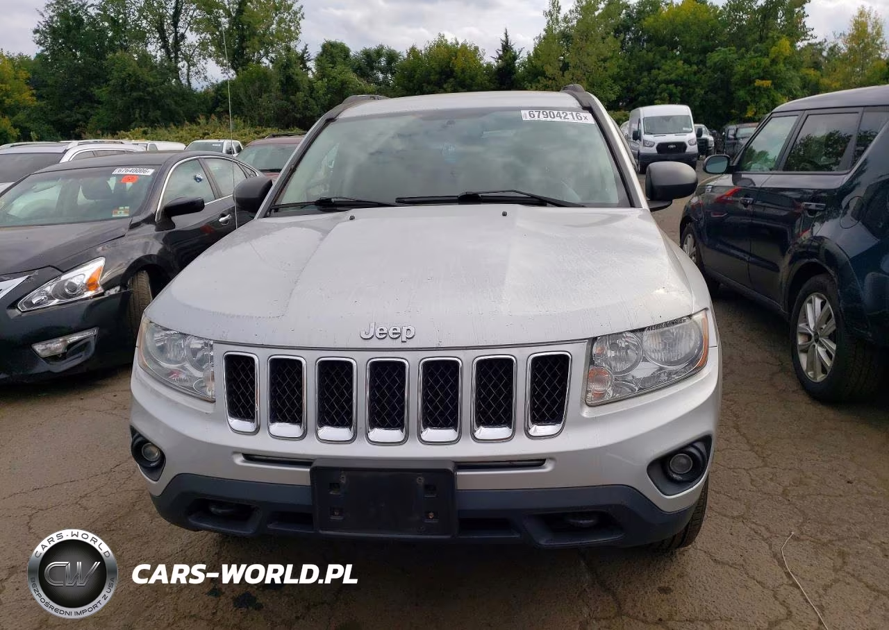 2012 Jeep Compass Latitude VIN:1C4NJDEB8CD621746 - 5