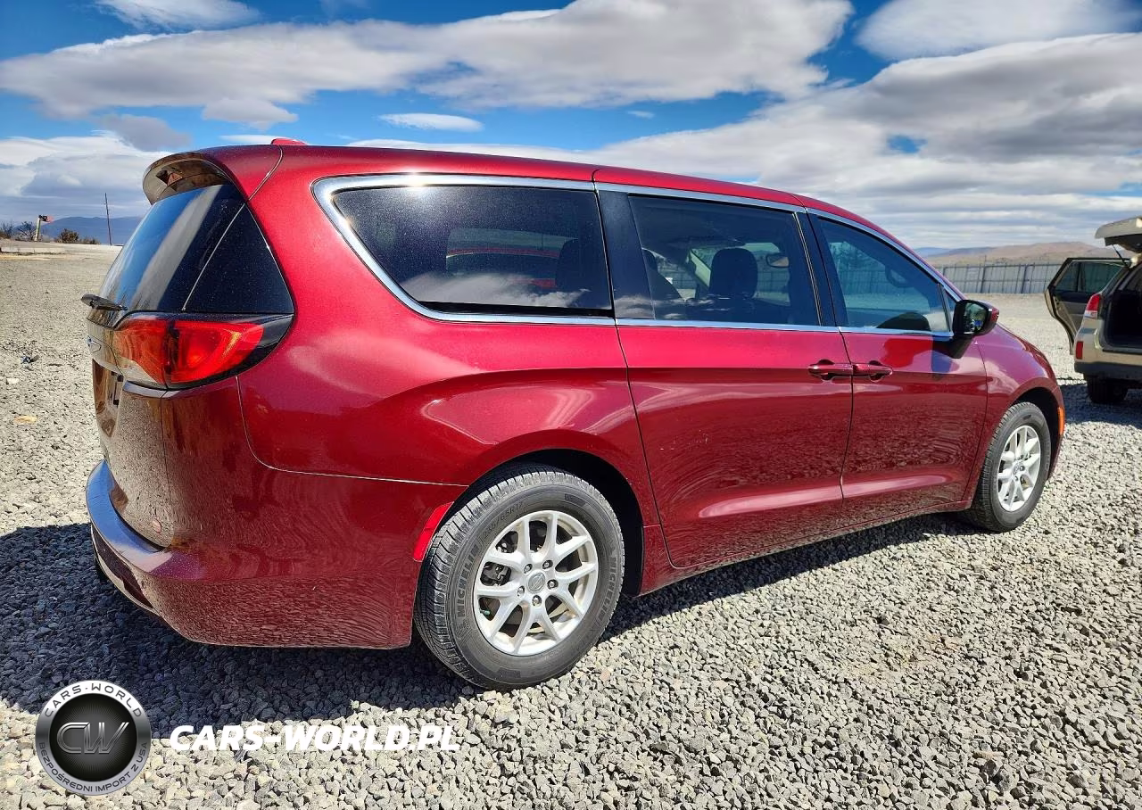 2017 Chrysler Pacifica Lx VIN:2C4RC1CGXHR509124 - 3