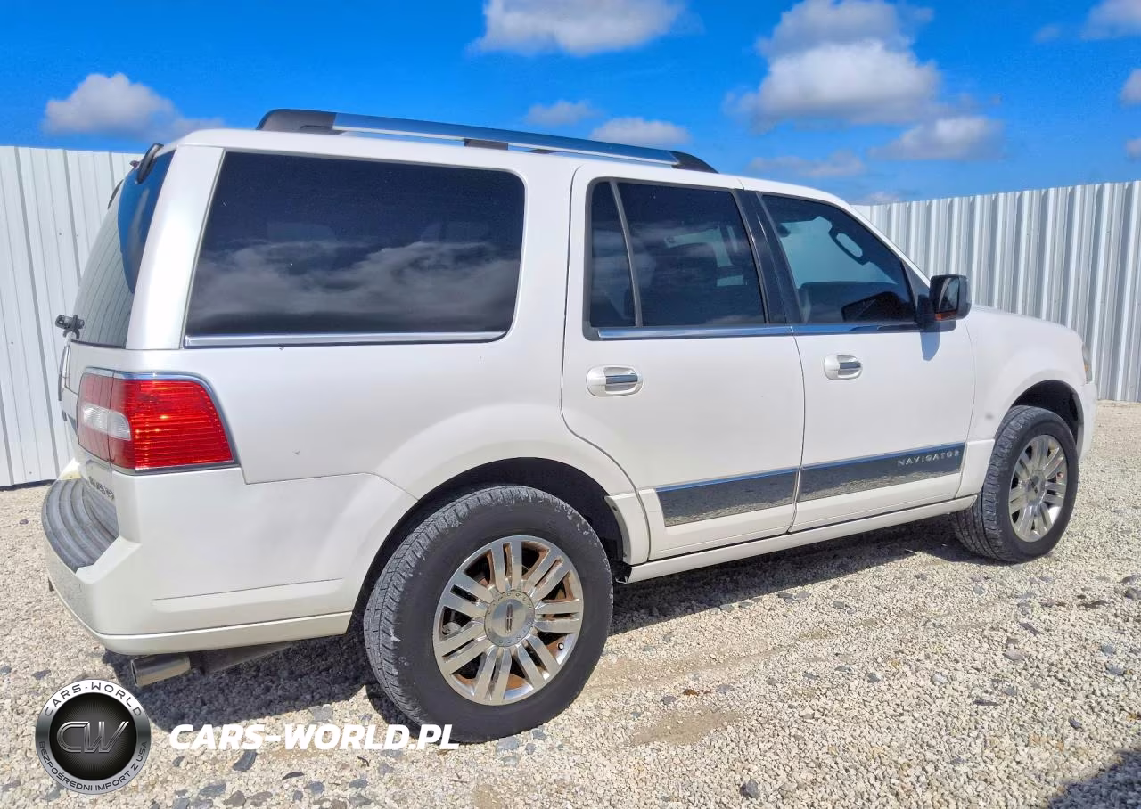 2011 Lincoln Navigator VIN:5LMJJ2H56BEJ04536 - 3