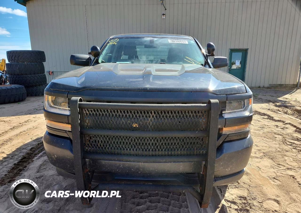 2018 Chevrolet Silverado K1500 VIN:1GCVKNEC1JZ138045 - 5