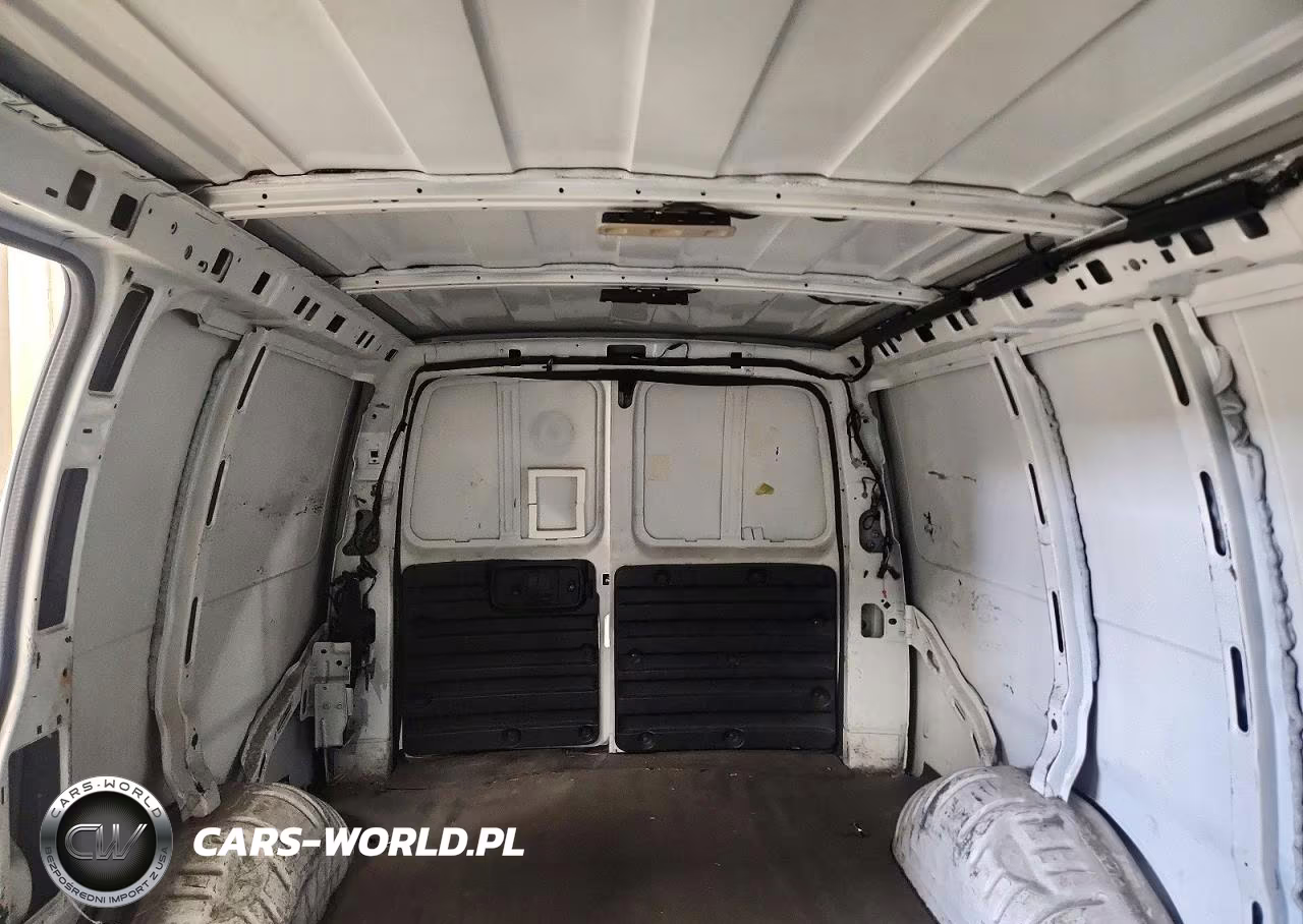 2019 Chevrolet Express 2500 Cargo Delivery Van VIN:1GCWGAFG0K1363010 - 10