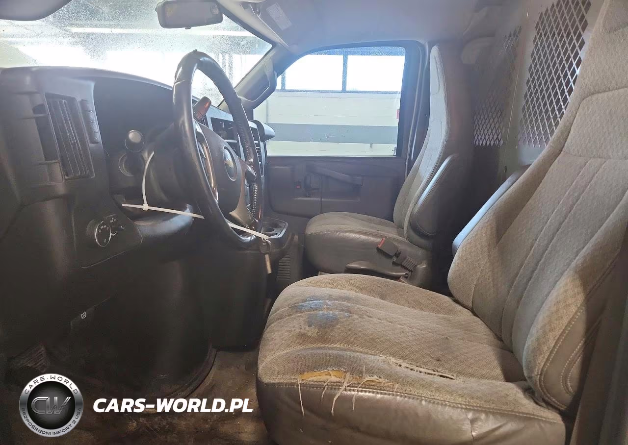 2019 Chevrolet Express 2500 Cargo Delivery Van VIN:1GCWGAFG0K1363010 - 7